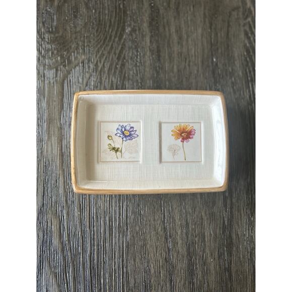 Waverly Floral Daisy Ceramic Soap Dish! - Picture 1 of 8